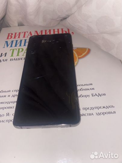 Samsung Galaxy S10, 8/128 ГБ