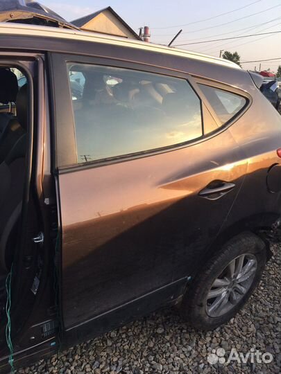 Задняя левая дверь Hyundai ix35