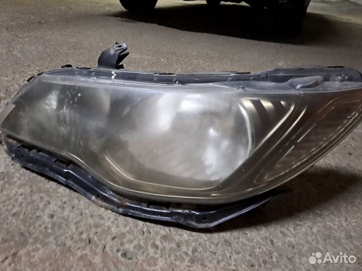 Фара передняя левая на Honda civic