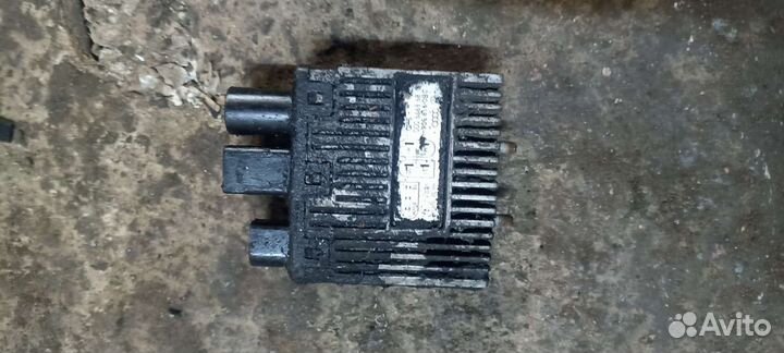 Блок управл вентилят volkswagen transporter t5 1.9