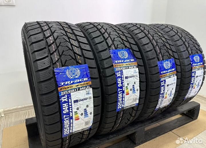 Tri Ace Snow White II 225/45 R17 22H