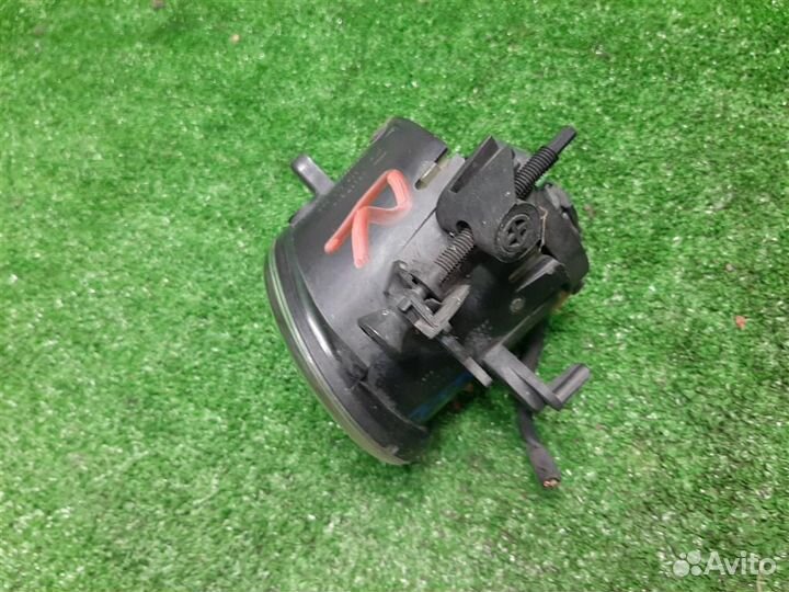 Птф передняя правая Mercedes Benz C-Class W204 20