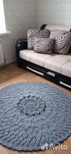 Ковер вязаный ручной работы