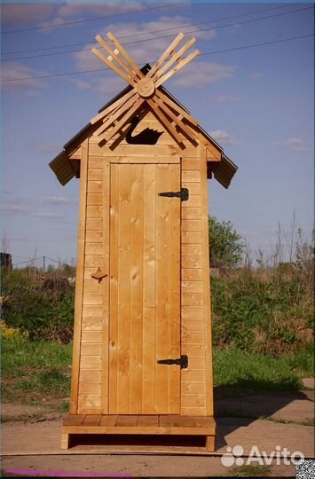 Уличный туалет деревянный