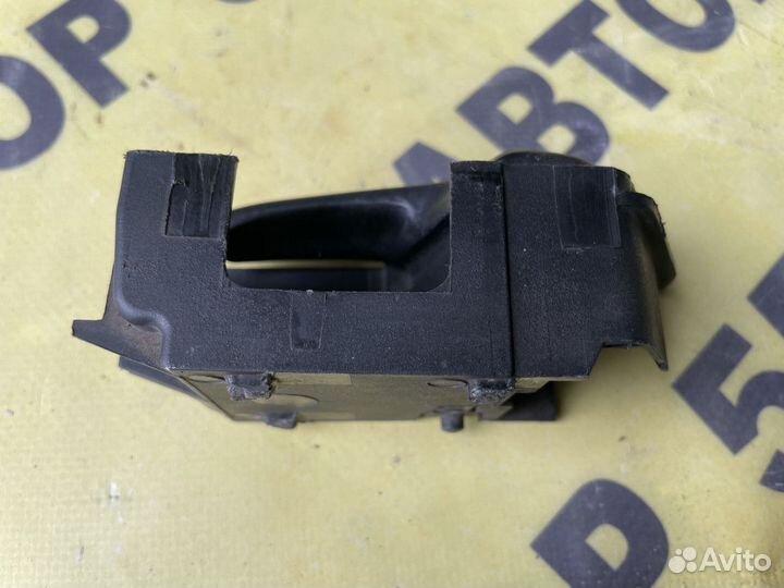 Ручка передняя левая внутренняя VW Vento