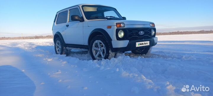 LADA 4x4 (Нива) 1.7 МТ, 2015, 100 000 км