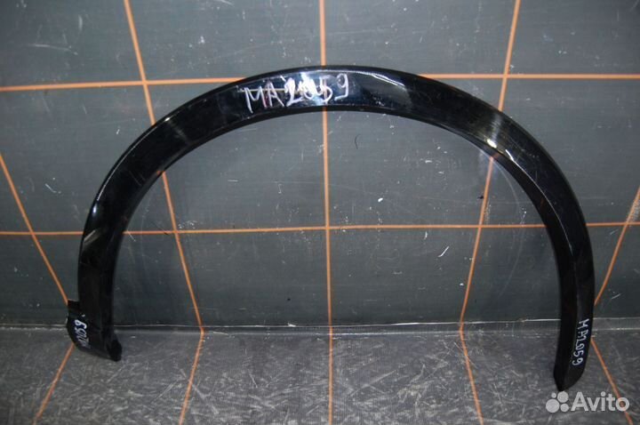 Накладка крыла переднего правого - Audi Q3