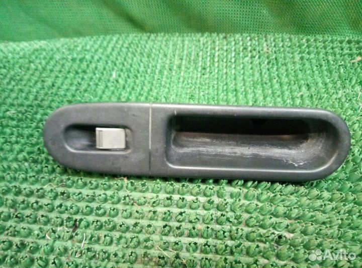 Кнопка стеклоподъемника задняя правая Honda Hr-V