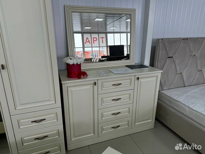 Спальный гарнитур