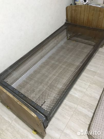 Продам б/у кровать «ретро»