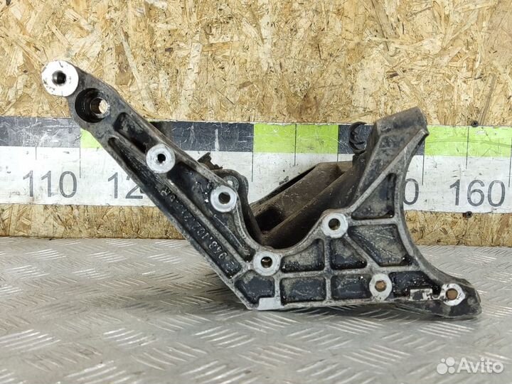 Кронштейн компрессора кондиционера Porsche Cayenne