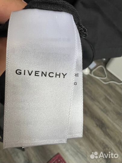 Футболка givenchy