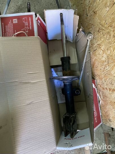 Стойки на Niisan Terrano