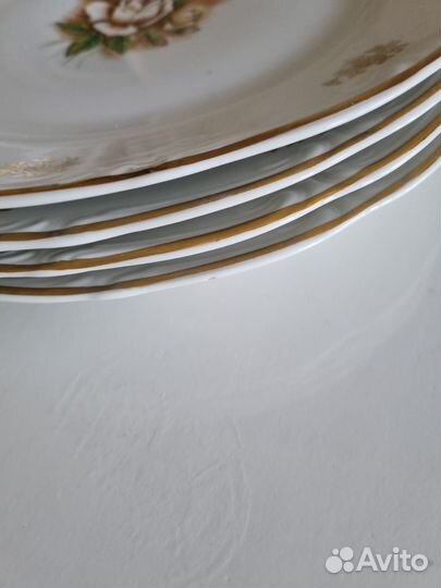 Набор столовой посуды из фарфора