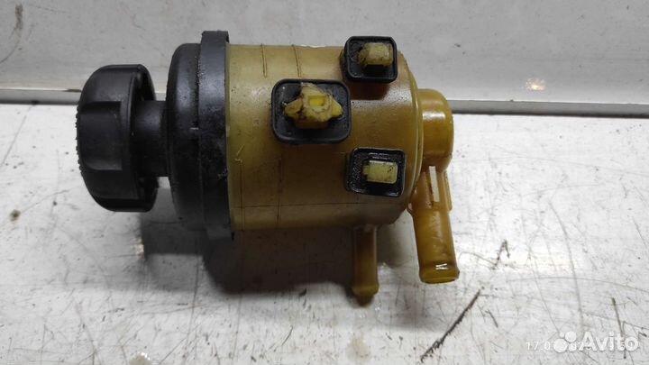 Бачок гур Kia Rio 3