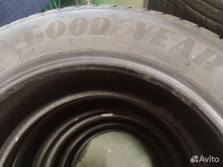 Goodyear UltraGrip 8 Performance 225/55 R17 97H