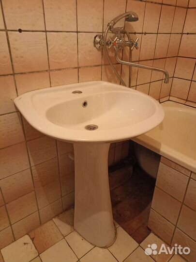 Раковина в ванную с тумбой бу
