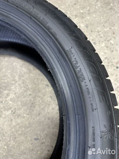 Triangle Snowlink TWT02 235/45 R18 98V