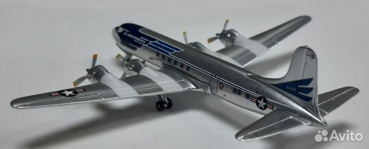 Модель самолета Douglas VC-118 46-0505 1:500