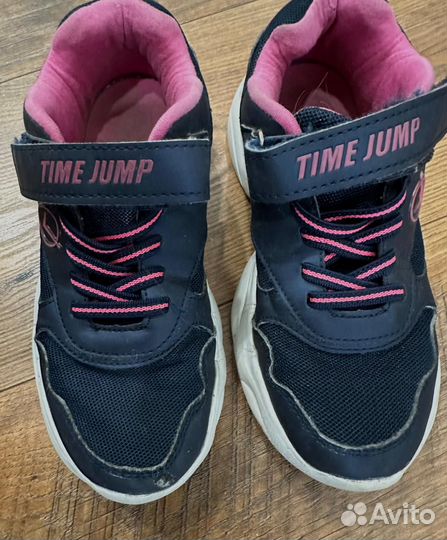 Кроссовки на девочку 30-31 размер