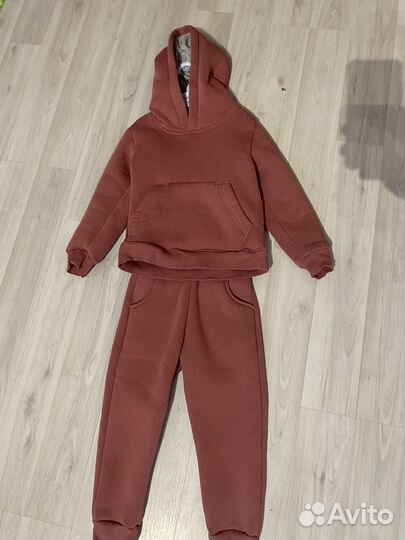 Теплый костюм для девочки