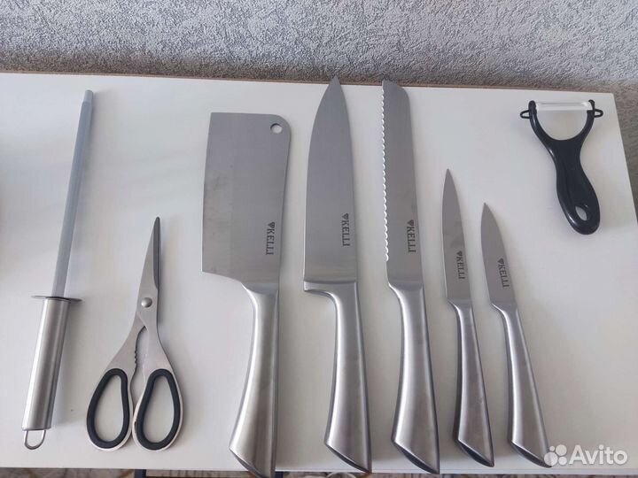 Набор кухонных ножей с подставкой