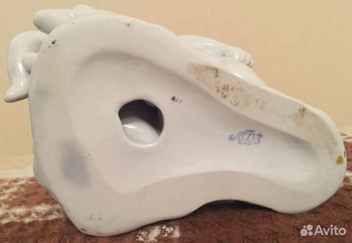 Фарфоровая статуэтка 