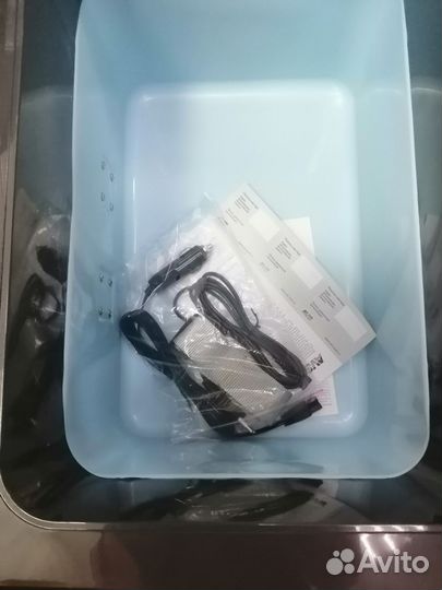 Автомобильный холодильник новый в упаковке