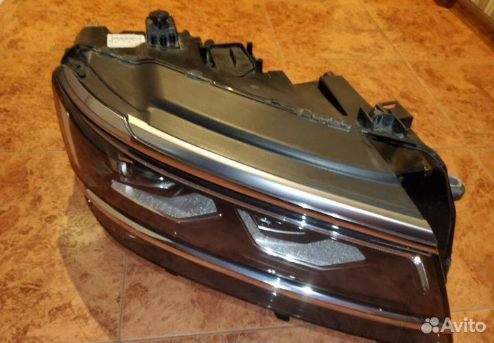 Фара передняя правая верхняя Volkswagen Tiguan 2