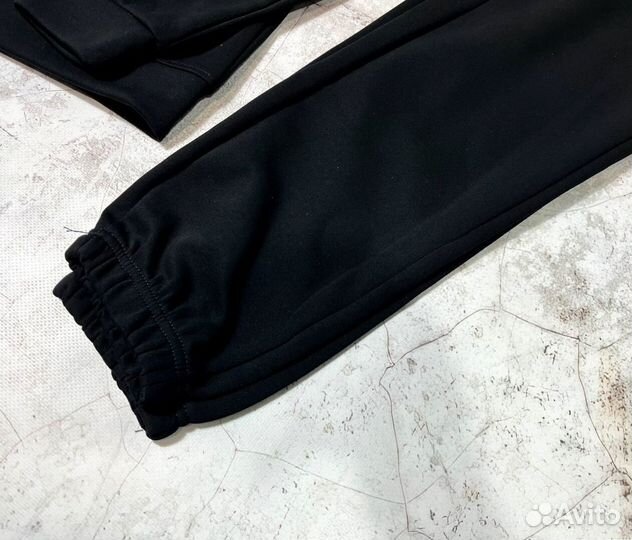 Спортивные костюмы Adidas