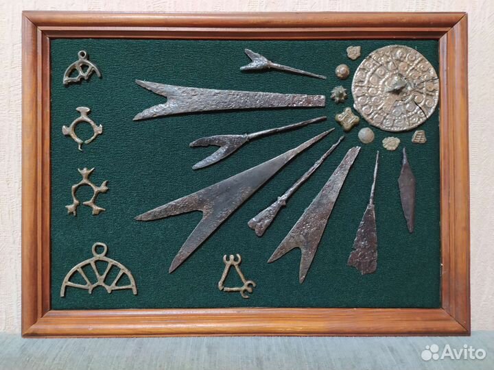 10 панно со старинными предметами