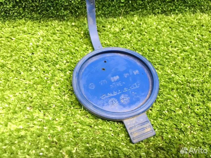 Крышка бачка омывателя Mercedes Glk