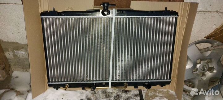 Тойота Камри В50 радиатор охлаждения 1640036250