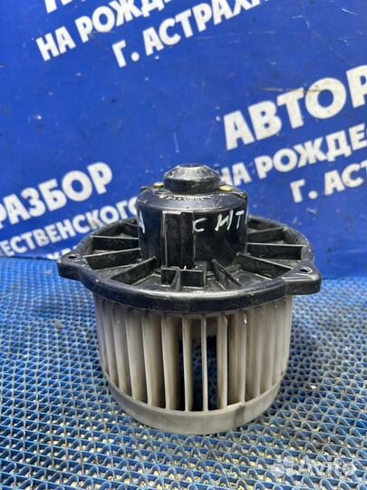 Моторчик печки Honda Fit седан 2003