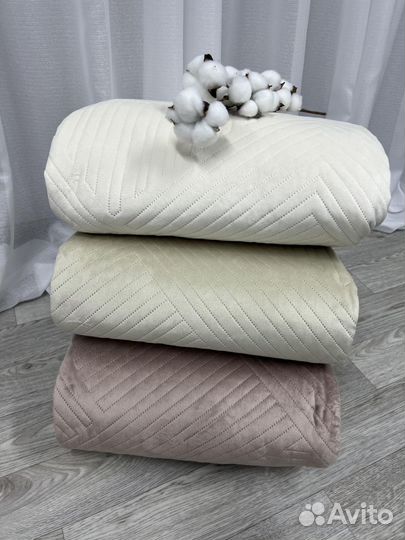 Покрывало с наволочками.Велюр