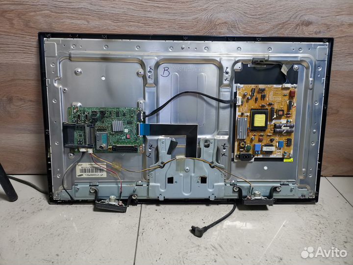 Телевизор Samsung UE32D4003 (Разбор)(По запчастям)