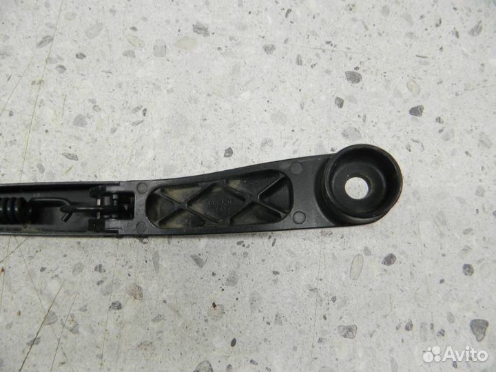 Поводок стеклоочистителя передний левый Hyundai So