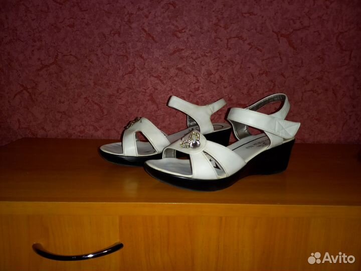 Босоножки женские 38 размер