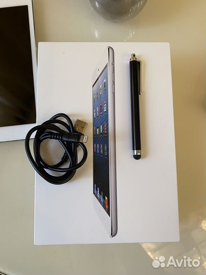 iPad mini wi fi и sim+стилус