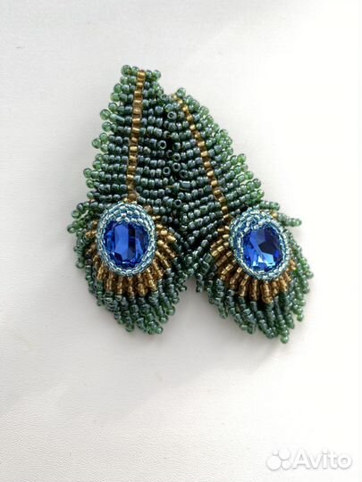 Брошь из бисера ручной работы