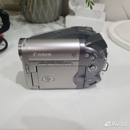 DVD Видеокамера Canon DC 10