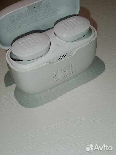 Сверхкачественные беспроводные наушники JBL