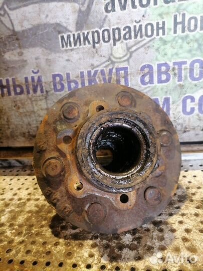 Ступица передняя Mitsubishi Pajero