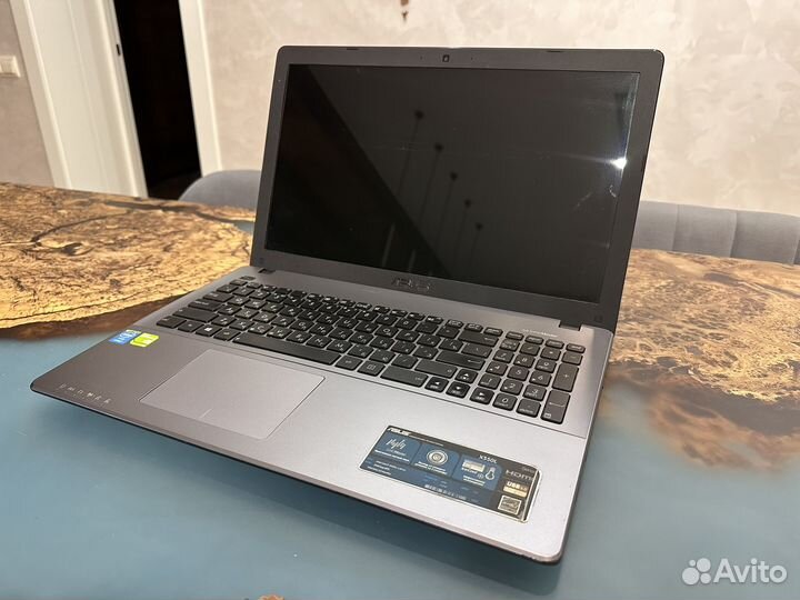 Ноутбук asus X550L