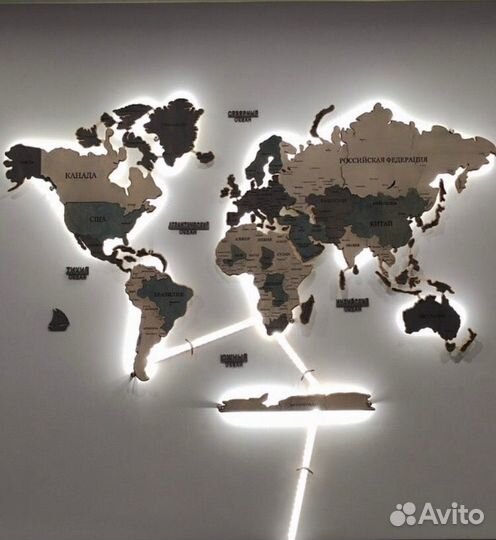 Карта мира из дерева на стену с подсветкой / Панно