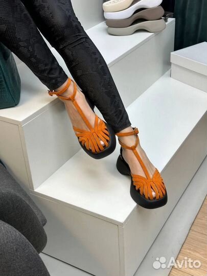 Босоножки женские