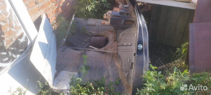 Заднее крыло левое митсубиси 10