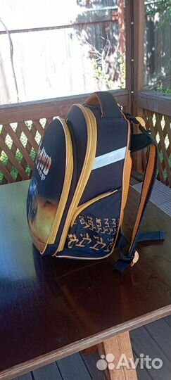 Продам школьный рюкзак