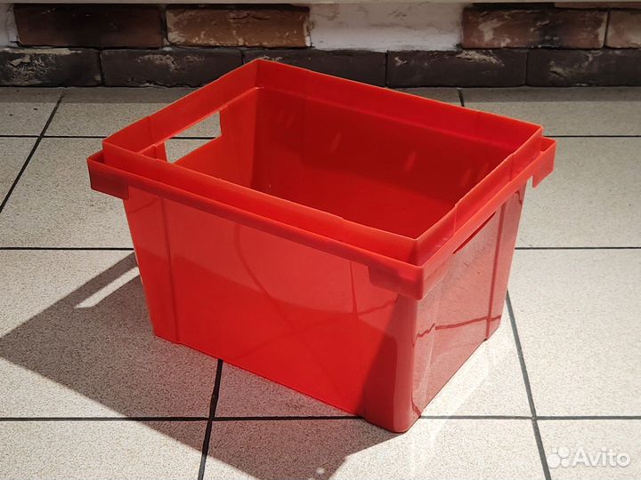 Баки для тюльпанов разноцветные