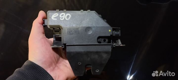 Замок крышки багажника бмв е90